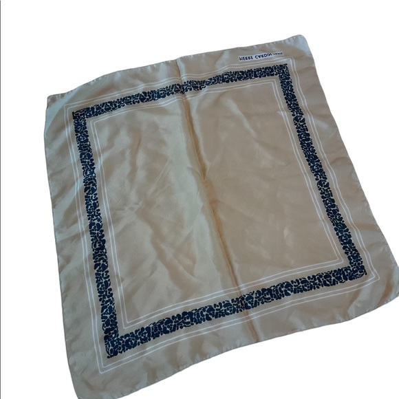 PIERRE CARDIN PARIS 100% Silk Scarf 18”x19” Made In Italy - Picture 7 of 7